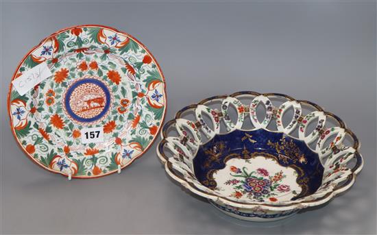 A Newhall type dragons in compartment plate, c.1810 and a Worcester scale blue basket, c.1770-5, basket diameter 27cm